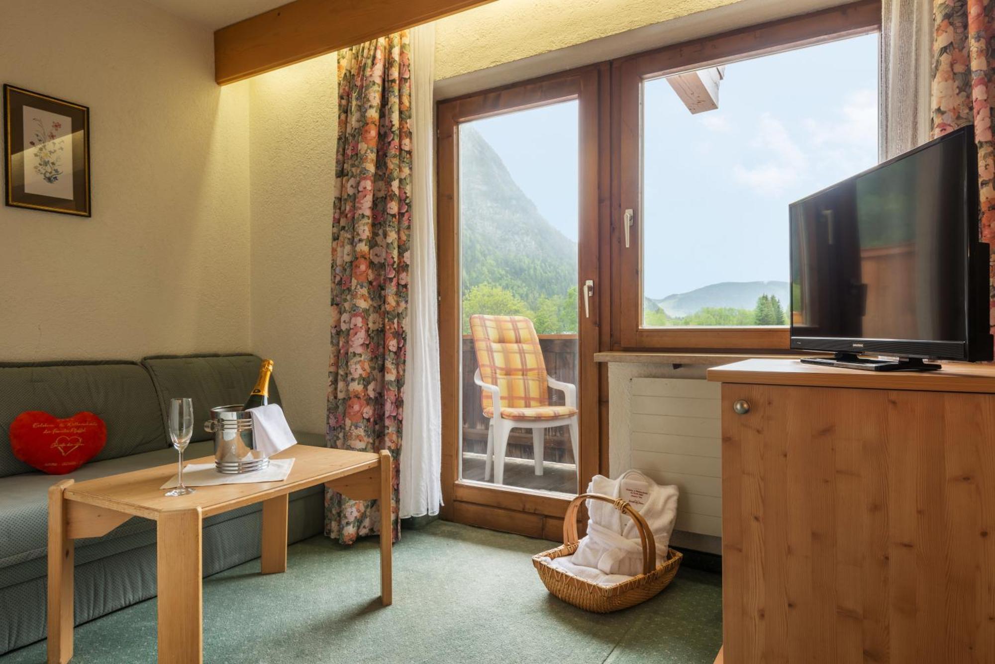 Hotel Hubertushof - Ihr Hotel Mit Herz ロイタシュ エクステリア 写真
